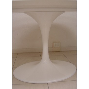 Re-edition Tulip table extendable up to 150 or 170 cm with aluminum base and top in black or white laminate